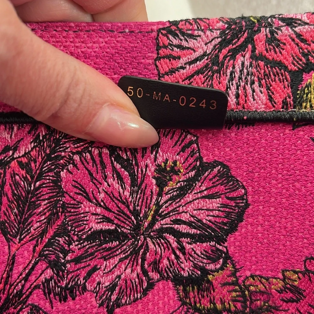 ⭐️RARE⭐️Christian Dior Large Book Tote Embroidered Fuschia Ltd. Edition FULL SET - Picture 9 of 17